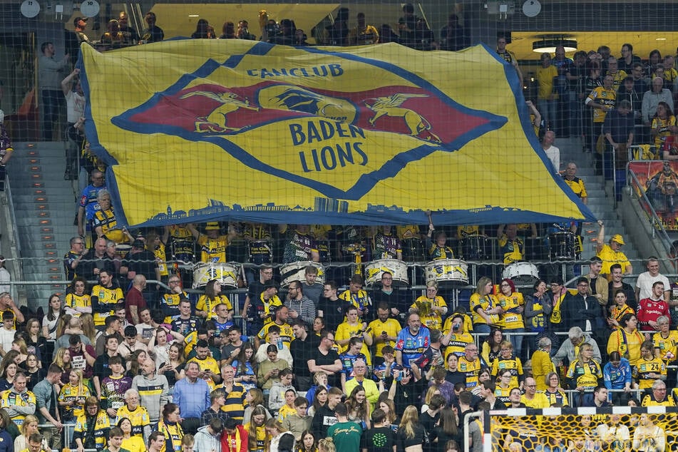 Die Fans der Rhein-Neckar Löwen beobachteten am 20. Februar, wie sich ihr Team nach deutlichem Pausen-Rückstand zurückkämpfte. Die Punkte dafür werden jetzt aber aberkannt, sollte der Protest der Löwen keinen Erfolg haben.