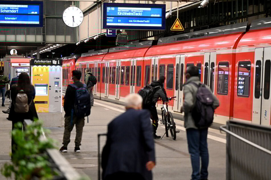 Der bundesweite Streik der Deutschen Lokomotivführer (GDL) im Personenverkehr hat am Donnerstagmorgen um 2 Uhr begonnen.