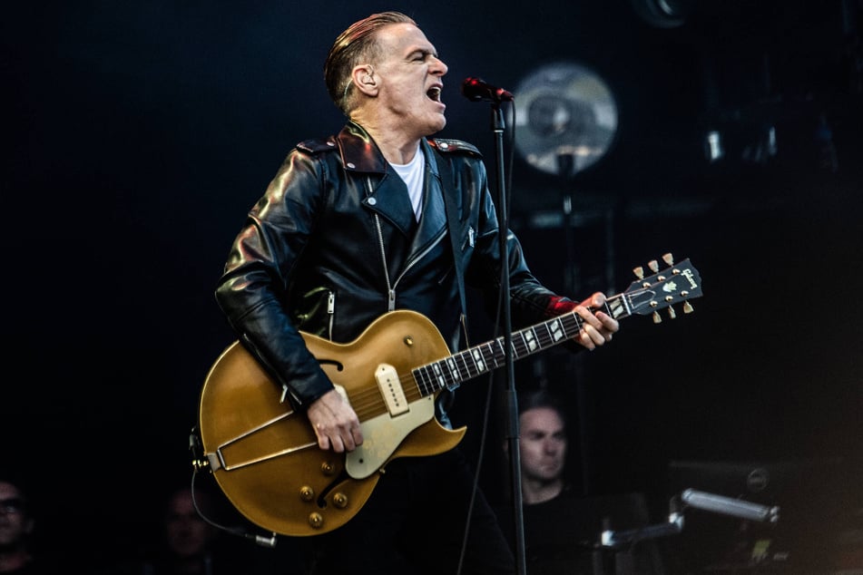 Für die Konzerte von Bryan Adams (65) und Sido wurden Zusatzzüge und mehrere Busse in und um Chemnitz eingerichtet.