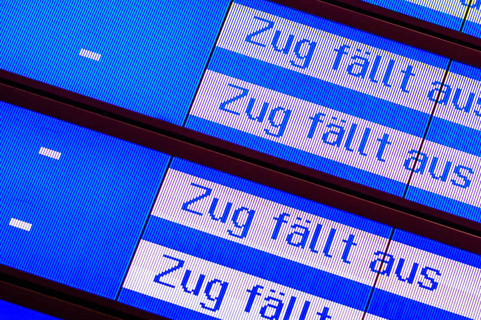 Personal sitzt wegen Glatteis zu Hause fest: Auf dieser Strecke in Sachsen fallen alle Züge aus