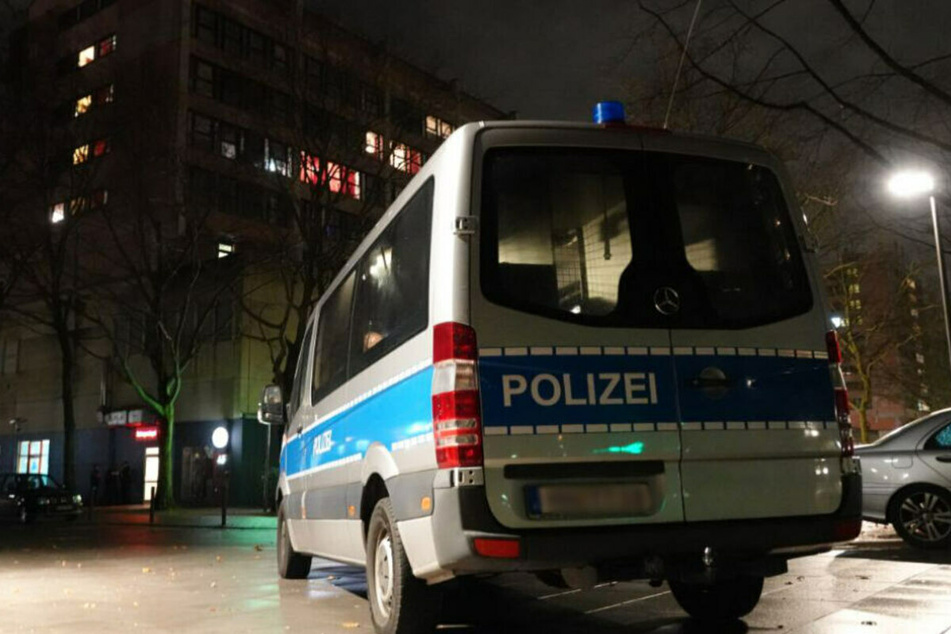 Die Polizei sucht weiterhin nach Zeugen. (Symbolbild)