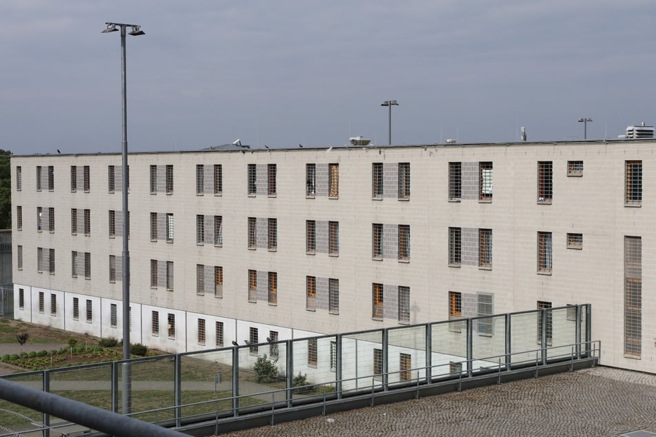 735 Gefangene sind aktuell in der Justizvollzugsanstalt Dresden untergebracht.