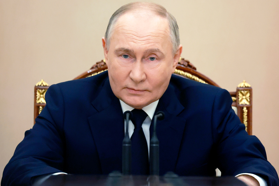 Kremlchef Wladimir Putin (71) schlägt zurück.