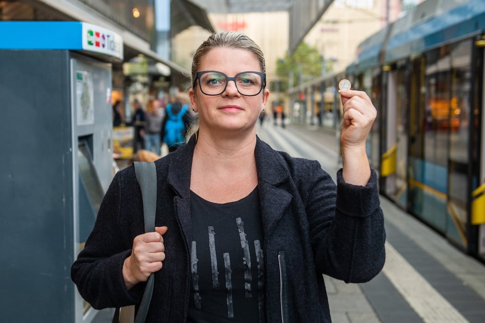 Seit Jahren setzt sich Linken-Chefin Susanne Schaper (47) für bezahlbare Ticketpreise ein. 2019 forderte sie das 365-Euro-Ticket.