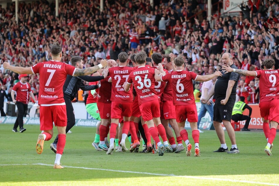 Nach dem 4:3-Siegtreffer für Cottbus brachen alle Dämme.