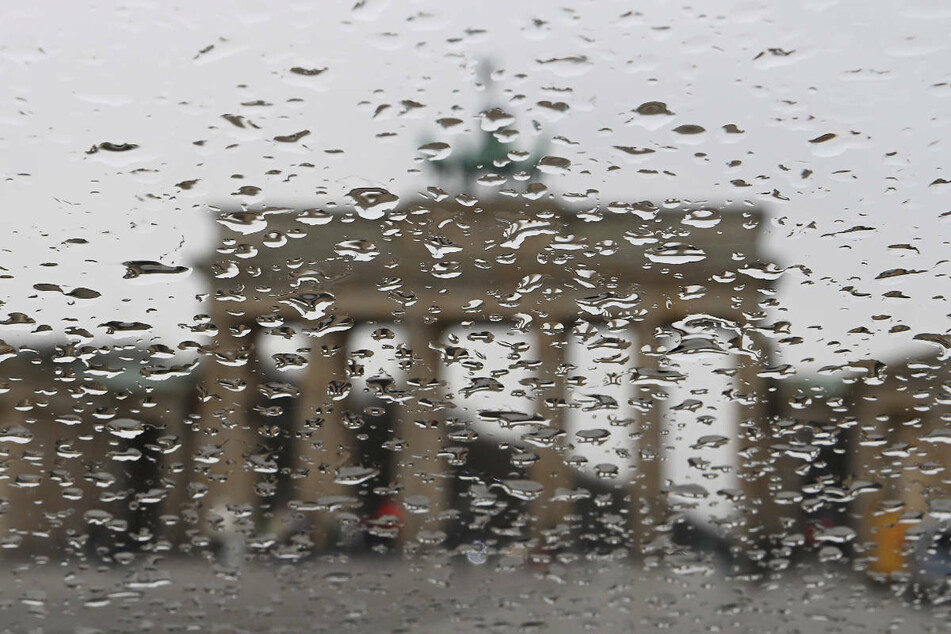 Der Deutsche Wetterdienst hat für den Freitag ungemütliches Wetter für die Region Berlin-Brandenburg vorhergesagt. (Archivfoto)