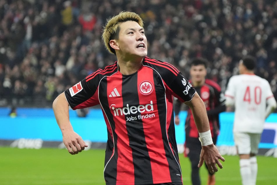 Ritsu Doan (28) bleibt der Frankfurter Eintracht wohl doch weiter erhalten.