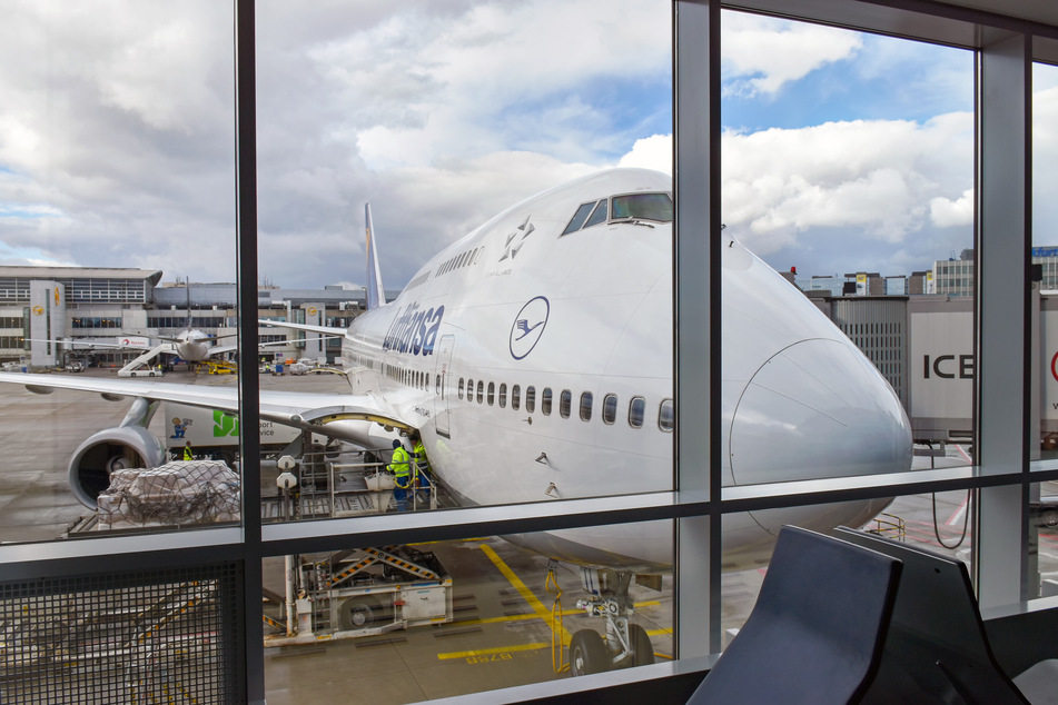 Lufthansa-Flugzeug muss urplötzlich umdrehen: Der wahre Grund sorgt für Rätsel