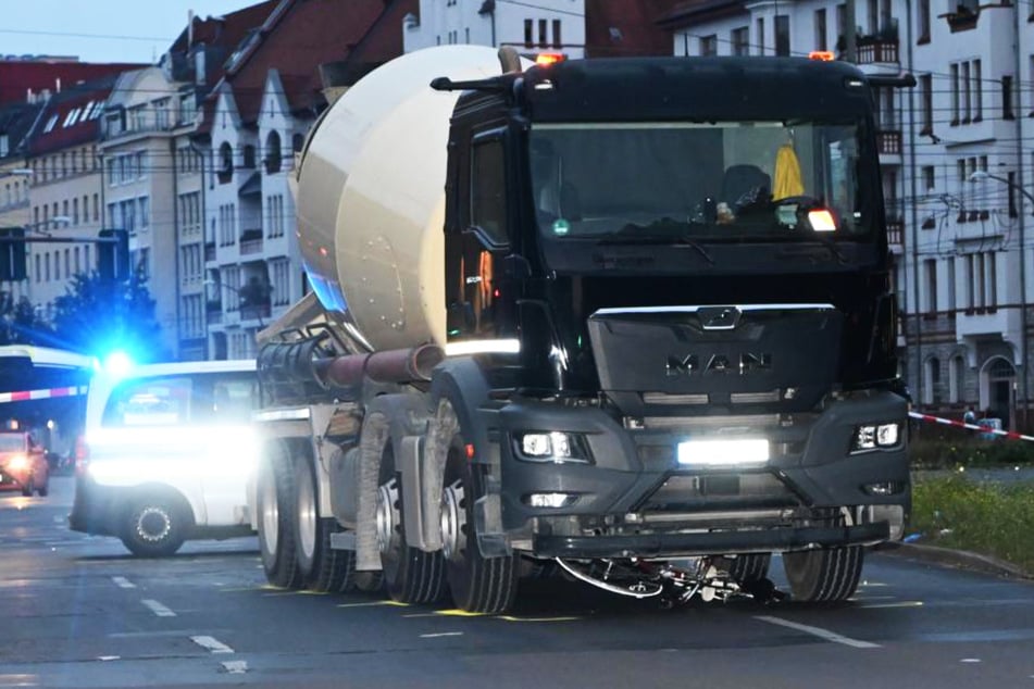 Der Betonmischer-Fahrer erfasste eine Radfahrerin.