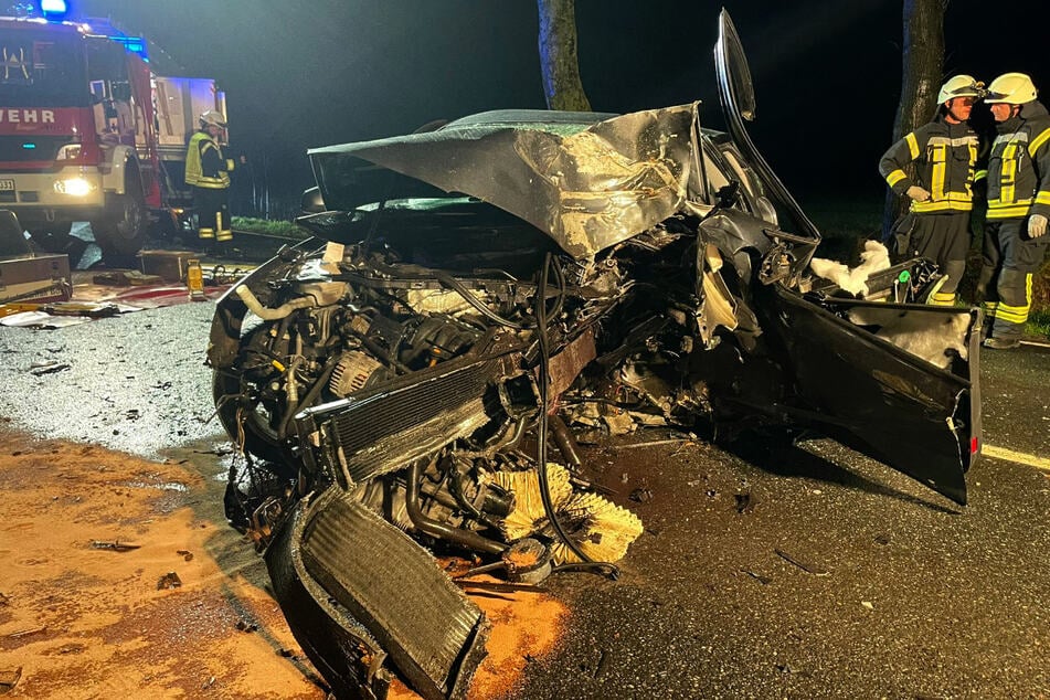 Ein 20 Jahre alter Mann wurde bei einem Unfall im Landkreis Stade lebensgefährlich verletzt. Er verstarb im Krankenhaus.