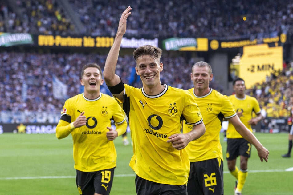 Giannis Konstantelias freut sich über seinen Treffer für den BVB.