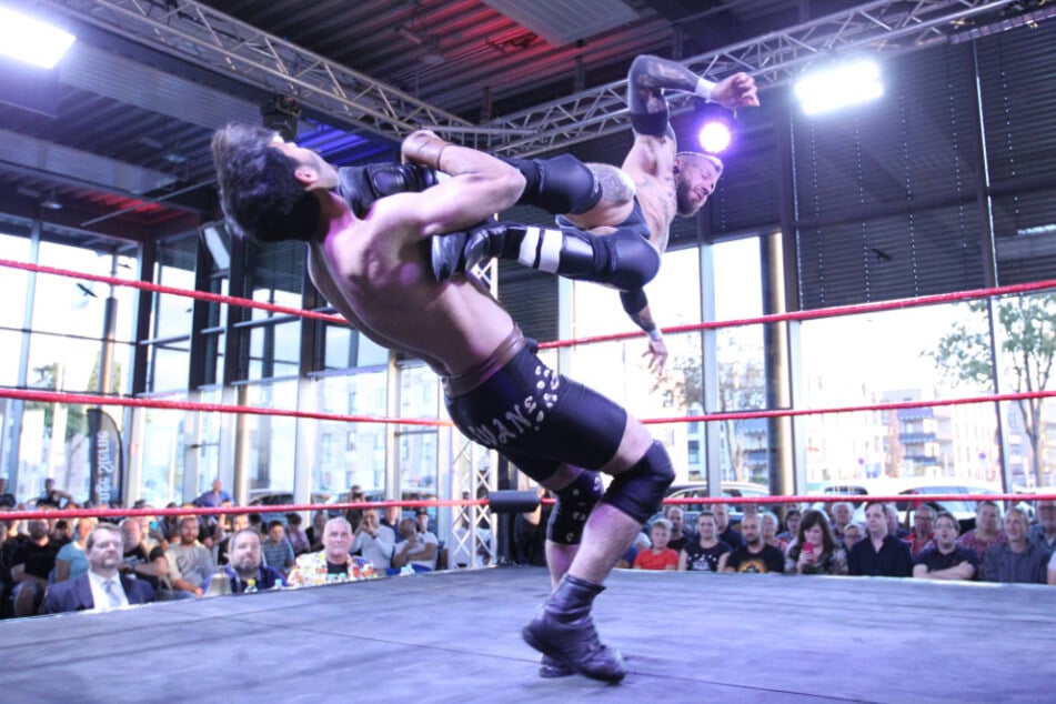 Show-Wrestling sieht brutal aus, doch ist vorher alles abgesprochen.