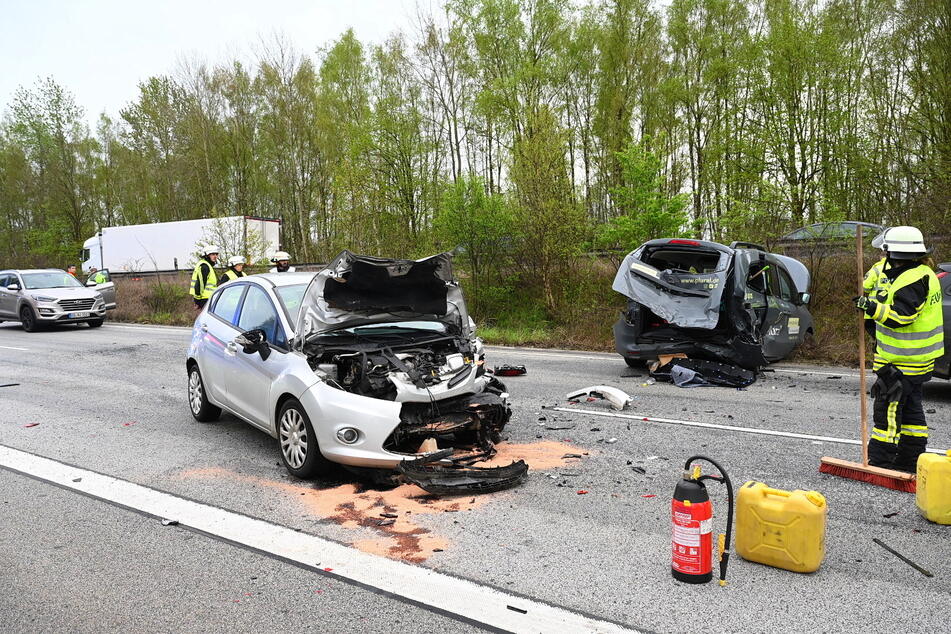 Mindestens drei Autos sind an dem Unfall auf der A24 beteiligt gewesen.