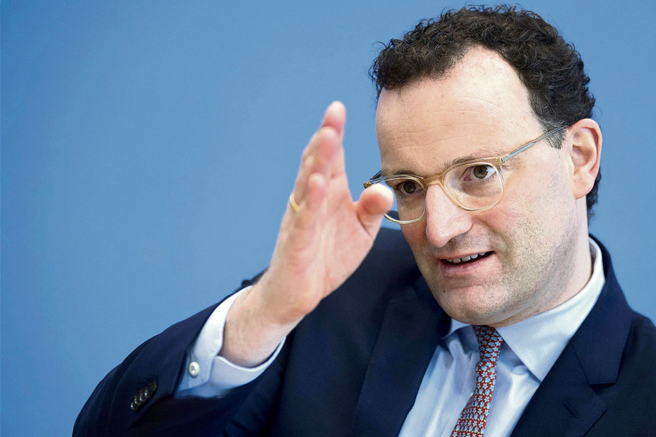 Spahn prüft Sanktionen! Geht's jetzt den Impf-Vordränglern an den Kragen?