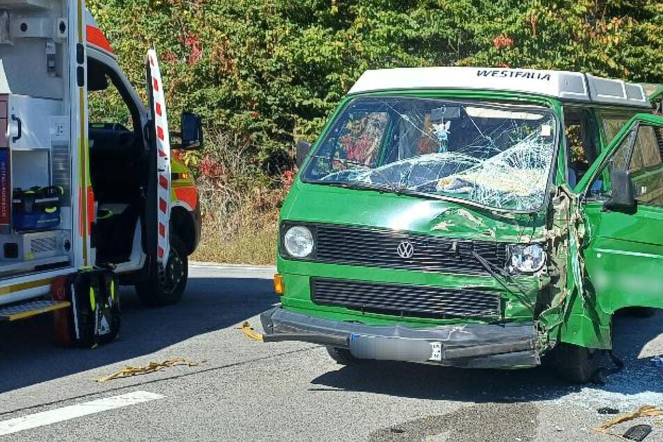 Hubschraubereinsatz nach Crash: Mehrere Verletzte in Klinik gebracht