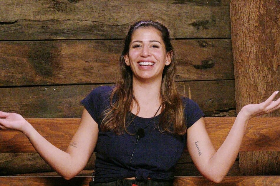 Eva springt als Einzige nicht.