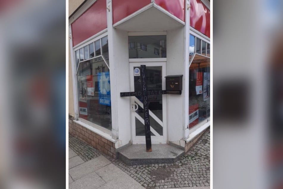 Unbekannte haben ein schwarzes Holzkreuz vor dem Wahlkreisbüro von Landtagspräsidentin Birgit Pommer (65, Linke) in Bleicherode aufgestellt.