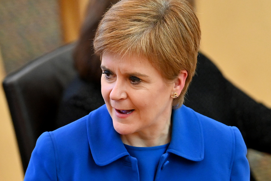 Regierungschefin Nicola Sturgeon hat gute Nachrichten für das schottische Volk.