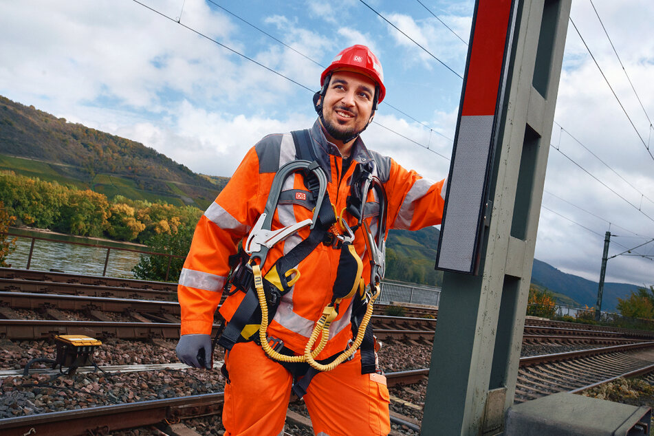Als Signalmechaniker (m/w/d) hoch hinaus.