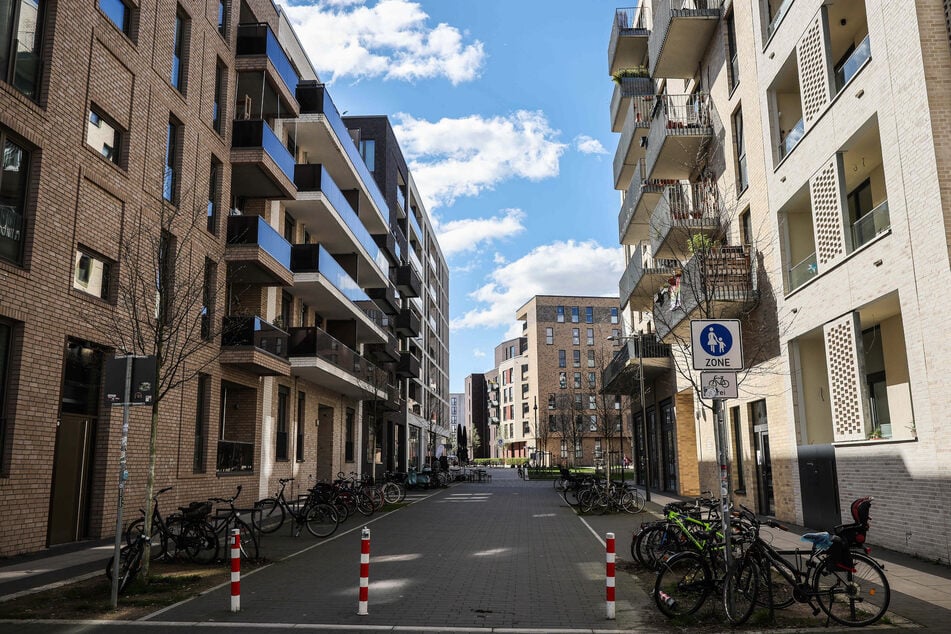 Noch wird die Immobilienblase in Hamburg nicht platzen. Alt- und Neubauten bleiben in der Hansestadt weiterhin attraktiv und halten sich im Preis stabil.