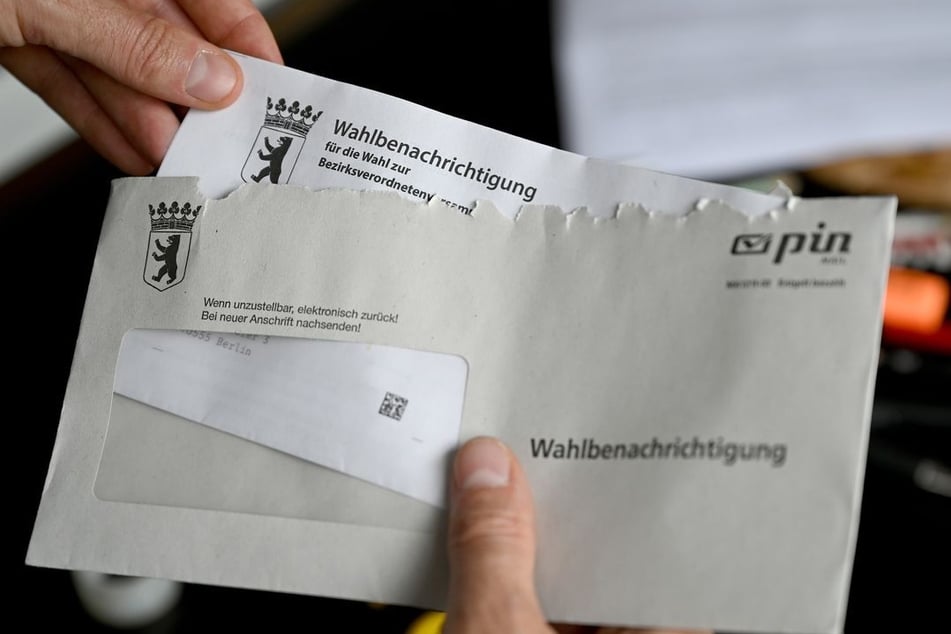 Die Wahlbenachrichtigung verrät unter anderem, in welchem Wahllokal Ihr Eure Stimme abgeben könnt. (Symbolfoto)