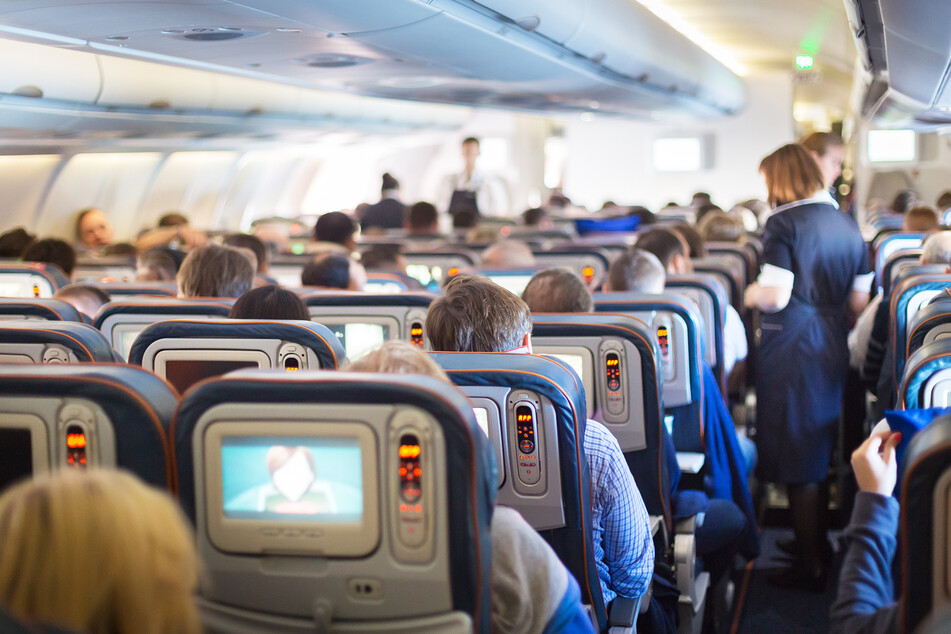 Einfach ins Flugzeug steigen geht in Zeiten von Corona nicht mehr: Viele Urlauber müssen sich nun intensiv mit den Vorgaben in ihrem Reiseland beschäftigen.
