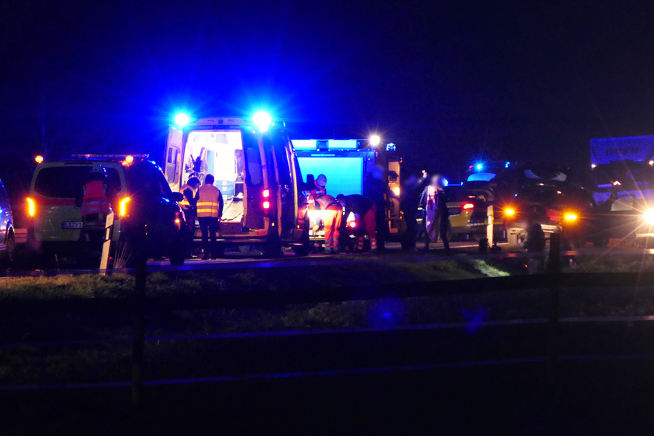 Auf der S38 ist am Dienstagnachmittag ein Radfahrer von einem Mercedes erfasst worden.