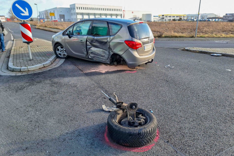Der Opel war nach dem Crash nicht mehr fahrbereit.