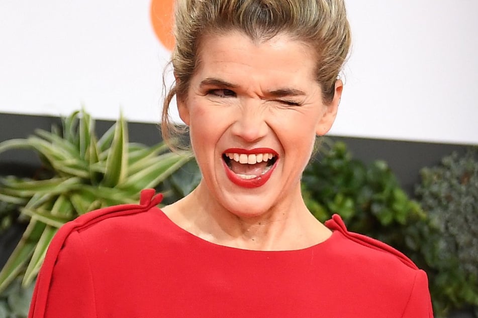 Laut Anke Engelke (54) gibt es auch in Corona-Zeiten viele unterschiedliche Anforderungen an die Medien.