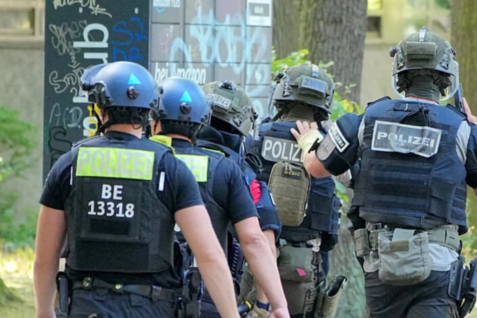 Berlin: Nach Brutalo-Raub an Berliner S-Bahnhof: Razzien bei Neonazis in drei Bundesländern
