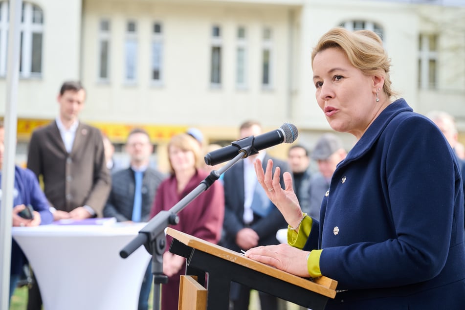 Auch Wirtschaftssenatorin Franziska Giffey (47, SPD) war vor Ort.