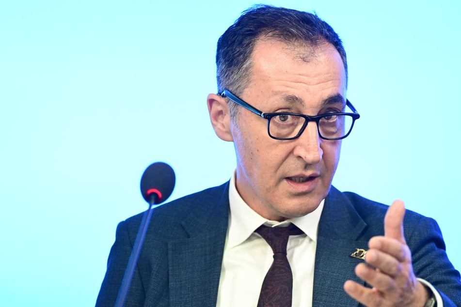 Landtagswahl in Sachsen-Anhalt - Özdemir: Magdeburg darf kein "Vorort von Moskau" werden