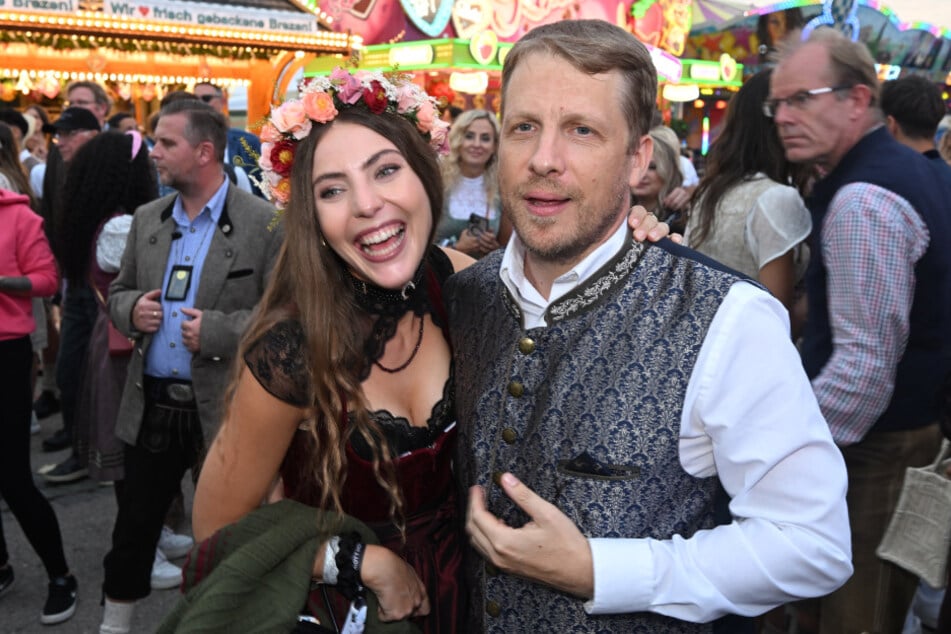 An schlüpfrigen Angeboten soll es dem Comedian nach der Trennung von Amira nicht gemangelt haben.