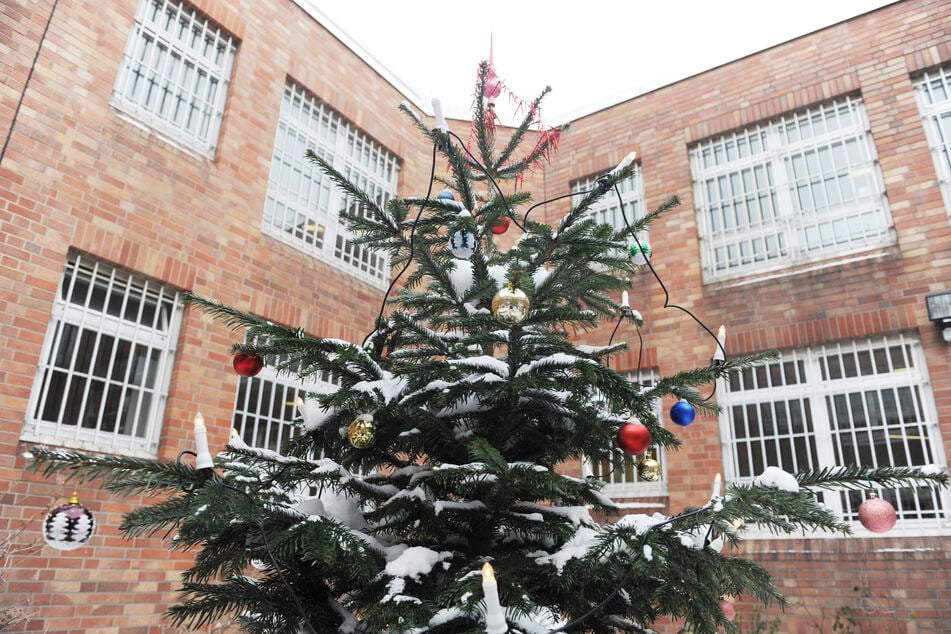 Jedes Jahr bekommen in Berlin einige Häftlinge ein besonderes Weihnachtsgeschenk. (Archivbild)