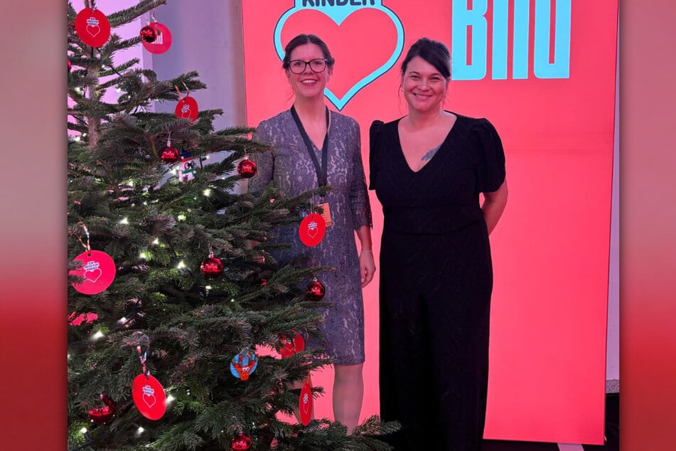 Katrin Gärtner zusammen mit ihrer Stellvertreterin Julia Enoch bei der TV-Gala.