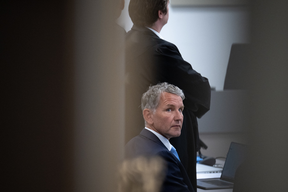 Das Landgericht Halle hatte den AfD-Politiker wegen des Verwendens von Kennzeichen verfassungswidriger und terroristischer Organisationen zu einer Geldstrafe verurteilt. (Archivfoto)