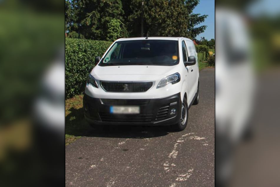 Wie die Polizei Leipzig mitteilte, wurde unter anderem in diesen weißen Transporter eingebrochen.