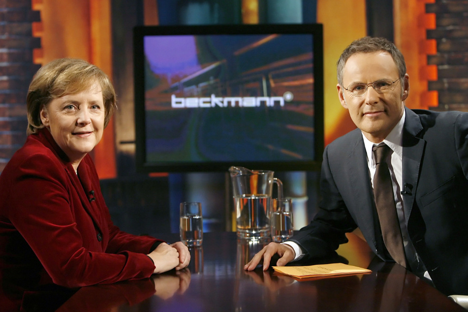 Selbst Angela Merkel (66) hatte er zu Gast: Beckmann in seiner eigenen Talkshow im Jahr 2006. (Archivbild)