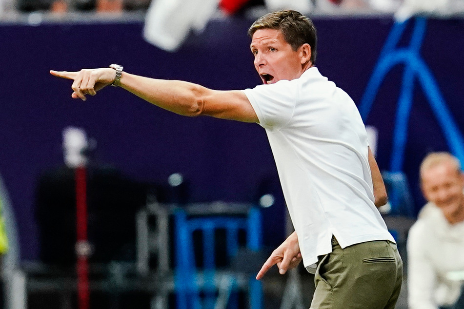 Eintracht Frankfurts Cheftrainer Oliver Glasner (48) freut sich auf die bevorstehenden Englischen Wochen.