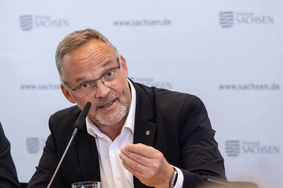 Ex-Landrat Dirk Neubauer (55) stellt sich entschieden gegen den Ministerpräsidenten.