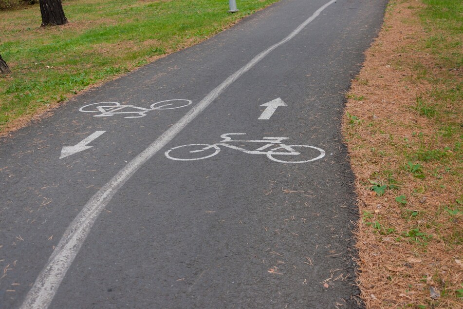 Plötzlich wurde ein 21-Jähriger an einem Radweg in Meiningen von mehreren Männern angegriffen. (Symbolfoto)