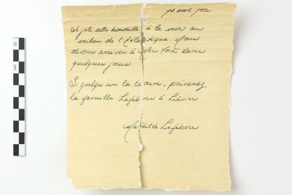 This letter was found in June 2017 by Nacera Bellila and El Hadi Cherfouh of Dieppe, New Brunswick, and their children Koceila and Dihia.