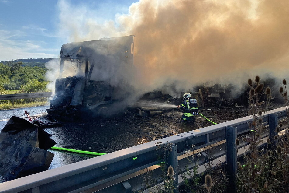 Die Feuerwehr war mehrere Stunden im Einsatz.