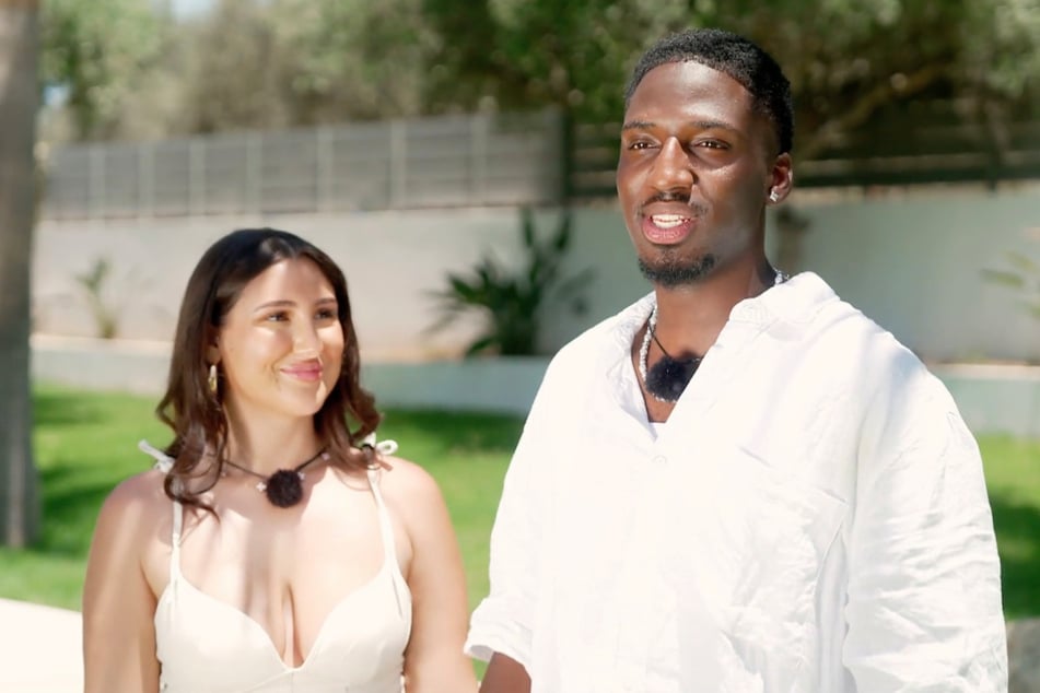 Melina (22) und Jonathan (24) aus Dortmund sind seit 2022 ein Paar.