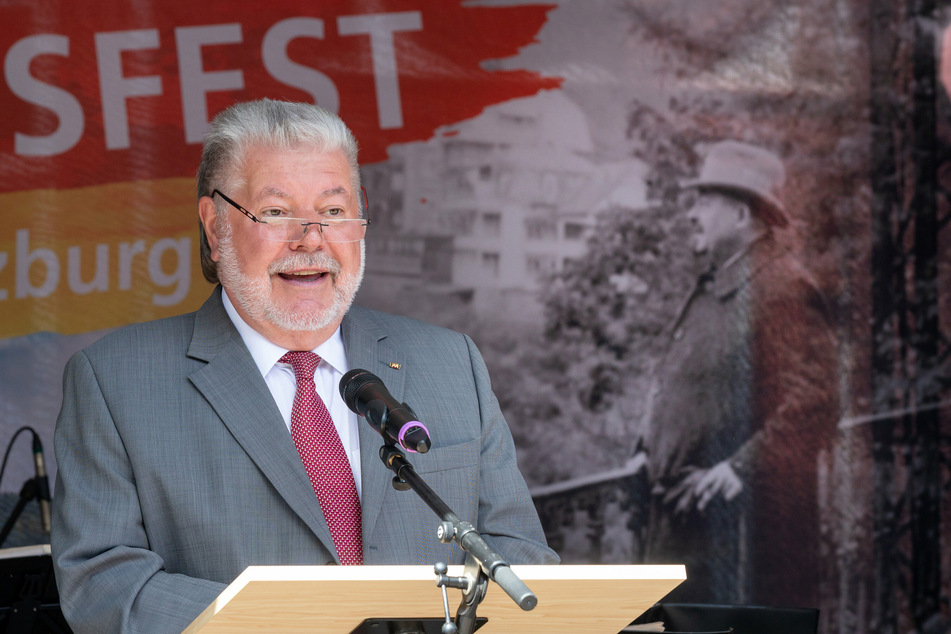 Kurt Beck will den Vorsitz der Friedrich-Ebert-Stiftung aus Altersgründen abgeben.