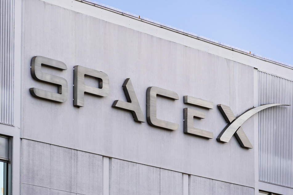 SpaceX calls Amazon jealous after Starlink FCC complaints