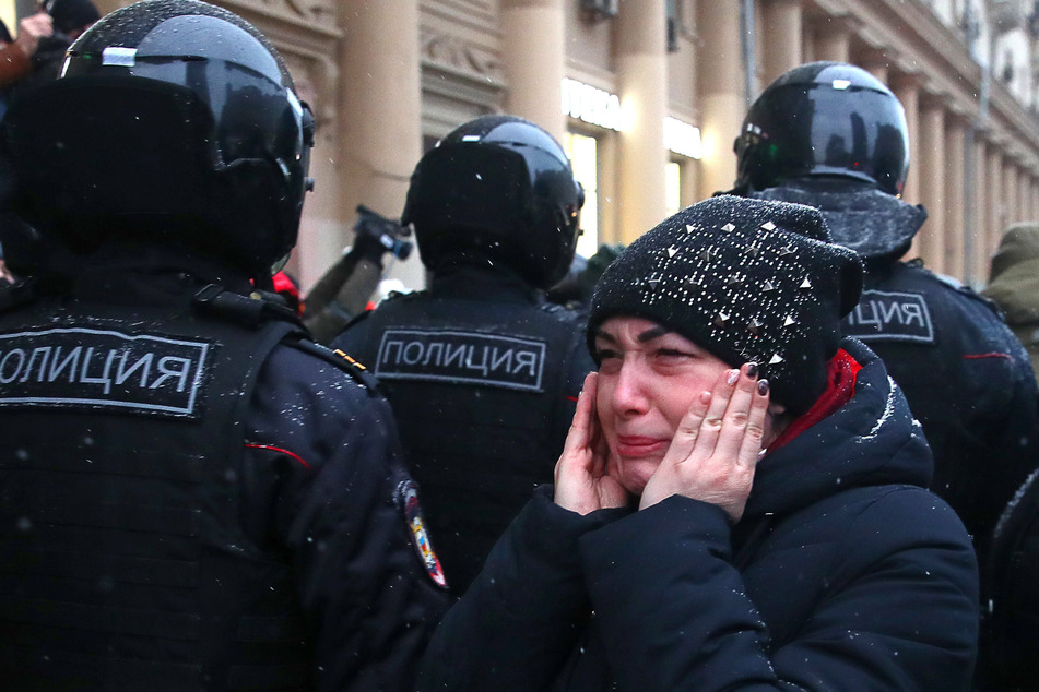 Over 6,400 arrested at anti-war demonstrations in Russia