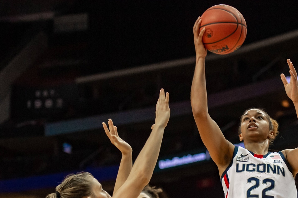College basketball: UConn bounces back to hold off the Bruins at home