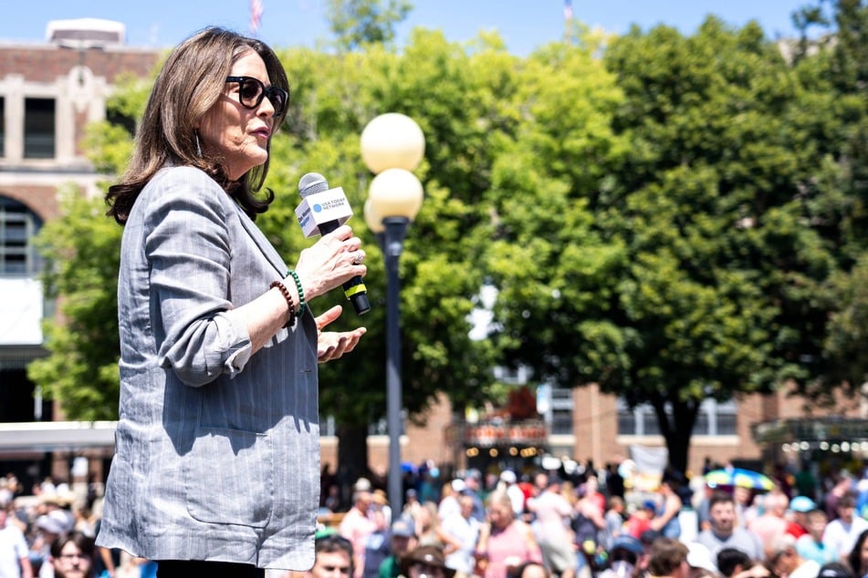 Marianne Williamson has called on the Democratic National Committee to hold an open convention in August.