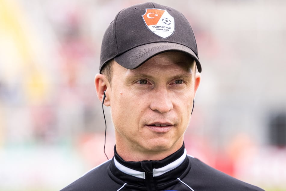 Petr Ruman (44) ist nicht länger als Trainer von Türkgücü München tätig. Der Verein hat sich offiziell vom Übungsleiter getrennt.